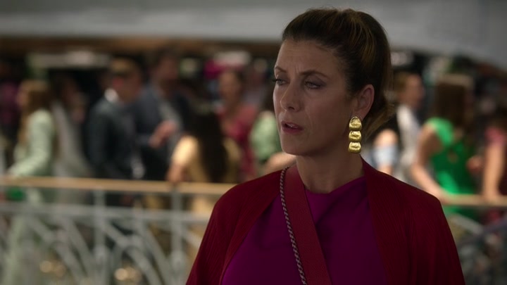 Emily_in_Paris_S02E09_WEBRip_x264-ION10_2194.jpg