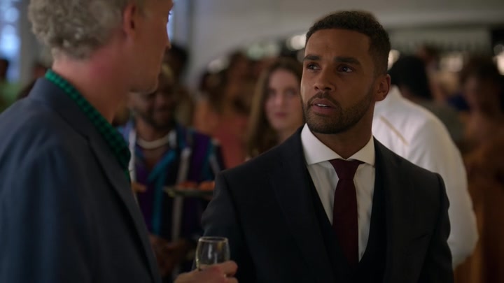 Emily_in_Paris_S02E09_WEBRip_x264-ION10_2242.jpg