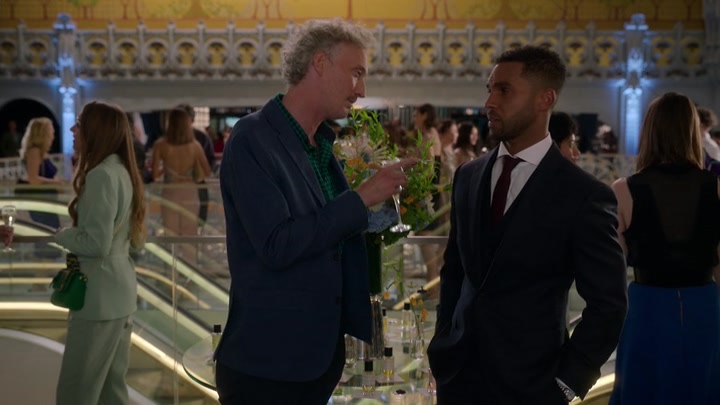 Emily_in_Paris_S02E09_WEBRip_x264-ION10_2263.jpg Emily_in_Paris_S02E09_WEBRip_x264-ION10_2263.jpg