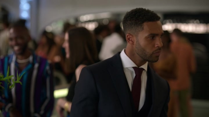 Emily_in_Paris_S02E09_WEBRip_x264-ION10_2339.jpg Emily_in_Paris_S02E09_WEBRip_x264-ION10_2339.jpg