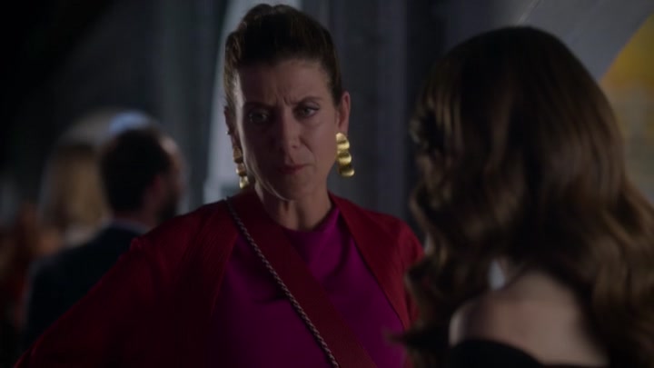 Emily_in_Paris_S02E09_WEBRip_x264-ION10_2369.jpg