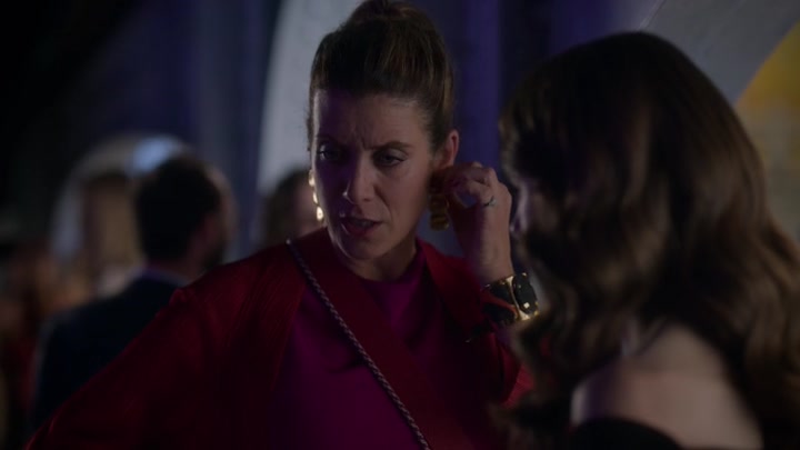 Emily_in_Paris_S02E09_WEBRip_x264-ION10_2371.jpg