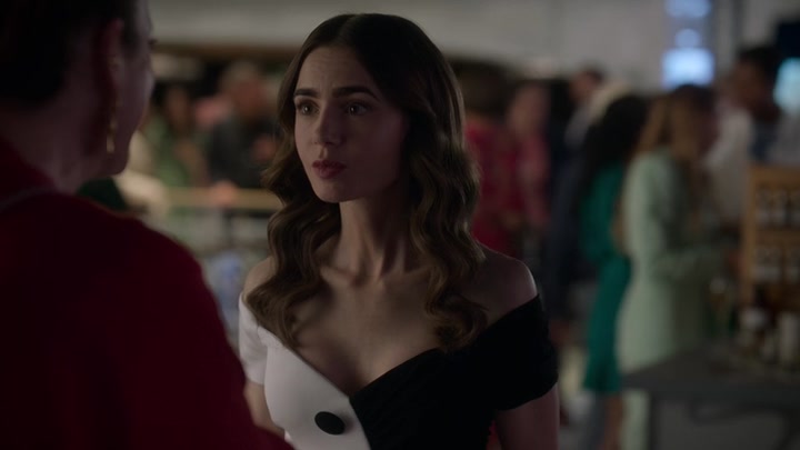 Emily_in_Paris_S02E09_WEBRip_x264-ION10_2378.jpg