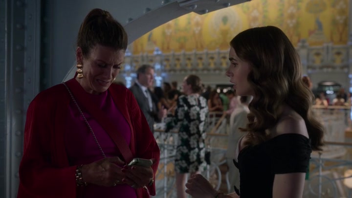 Emily_in_Paris_S02E09_WEBRip_x264-ION10_2429.jpg Emily_in_Paris_S02E09_WEBRip_x264-ION10_2429.jpg
