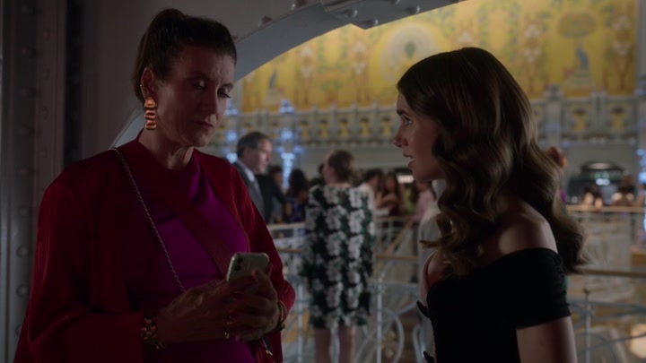 Emily_in_Paris_S02E09_WEBRip_x264-ION10_2434.jpg Emily_in_Paris_S02E09_WEBRip_x264-ION10_2434.jpg