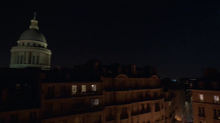 Emily_in_Paris_S02E09_WEBRip_x264-ION10_2454.jpg Emily_in_Paris_S02E09_WEBRip_x264-ION10_2454.jpg
