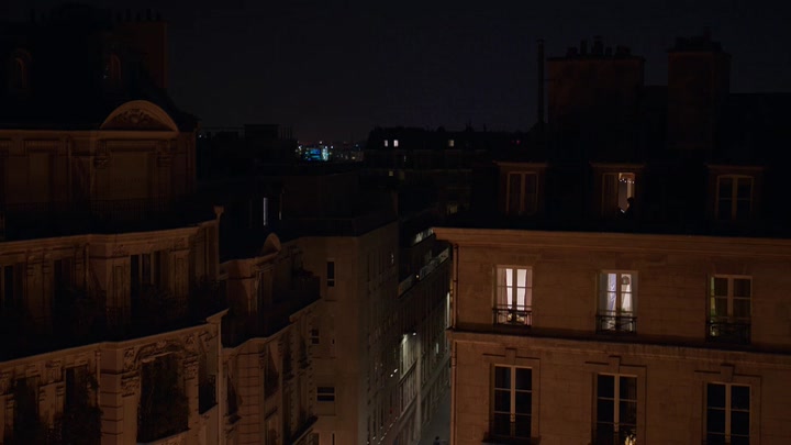 Emily_in_Paris_S02E09_WEBRip_x264-ION10_2458.jpg