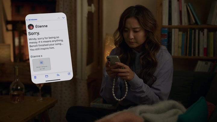 Emily_in_Paris_S02E09_WEBRip_x264-ION10_2483.jpg