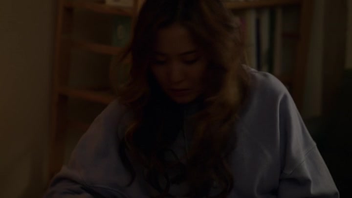 Emily_in_Paris_S02E09_WEBRip_x264-ION10_2497.jpg