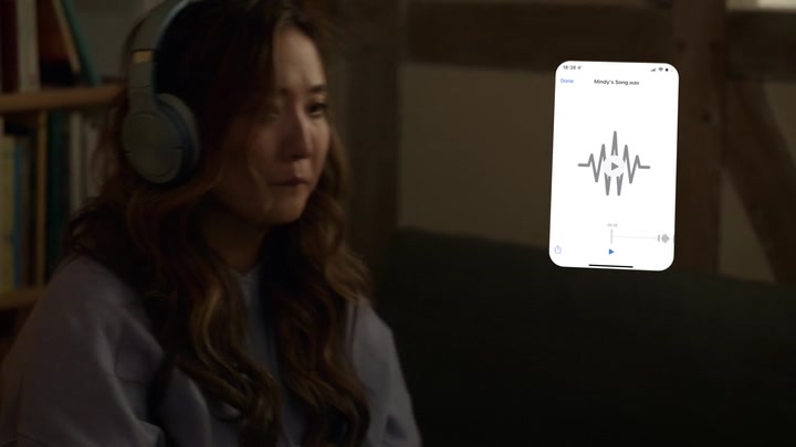 Emily_in_Paris_S02E09_WEBRip_x264-ION10_2509.jpg