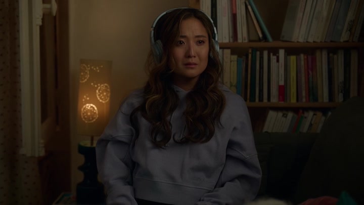 Emily_in_Paris_S02E09_WEBRip_x264-ION10_2531.jpg Emily_in_Paris_S02E09_WEBRip_x264-ION10_2531.jpg