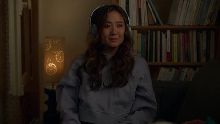 Emily_in_Paris_S02E09_WEBRip_x264-ION10_2532.jpg Emily_in_Paris_S02E09_WEBRip_x264-ION10_2532.jpg