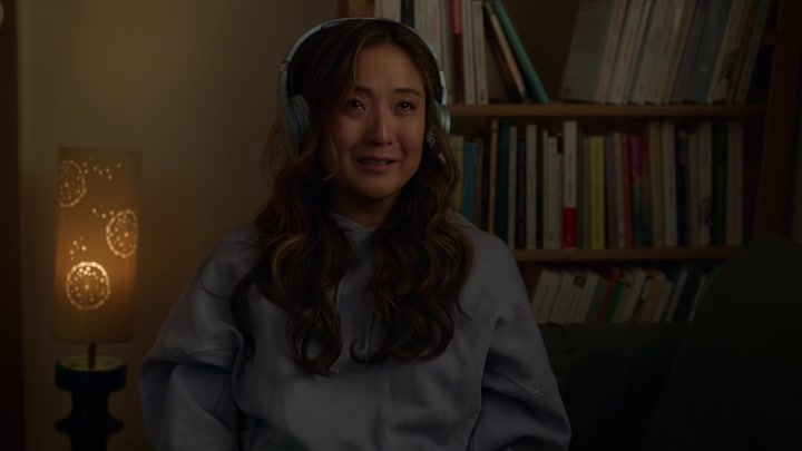 Emily_in_Paris_S02E09_WEBRip_x264-ION10_2545.jpg Emily_in_Paris_S02E09_WEBRip_x264-ION10_2545.jpg
