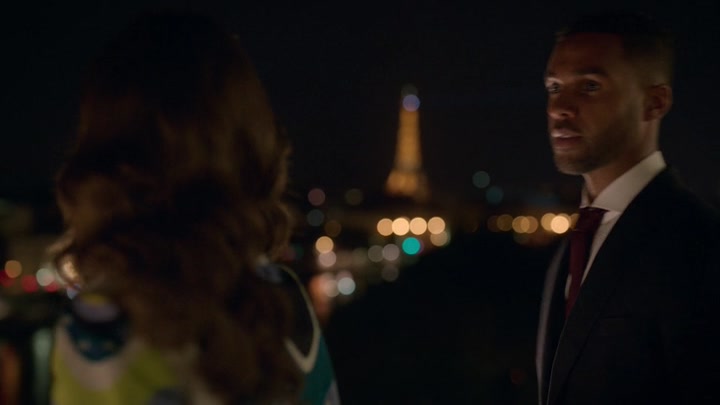 Emily_in_Paris_S02E09_WEBRip_x264-ION10_2576.jpg