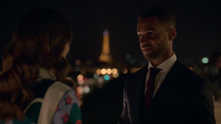 Emily_in_Paris_S02E09_WEBRip_x264-ION10_2586.jpg
