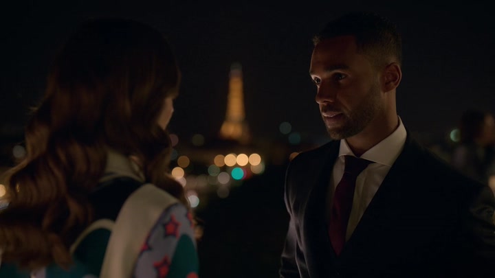 Emily_in_Paris_S02E09_WEBRip_x264-ION10_2592.jpg