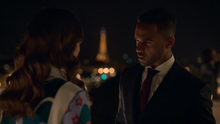 Emily_in_Paris_S02E09_WEBRip_x264-ION10_2599.jpg