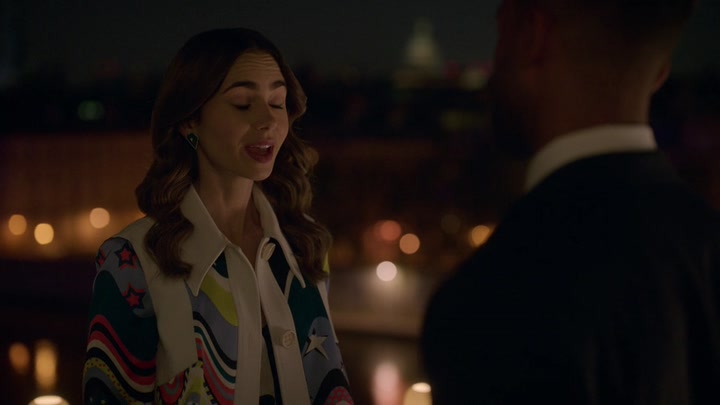 Emily_in_Paris_S02E09_WEBRip_x264-ION10_2617.jpg