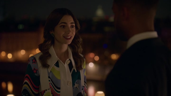 Emily_in_Paris_S02E09_WEBRip_x264-ION10_2626.jpg