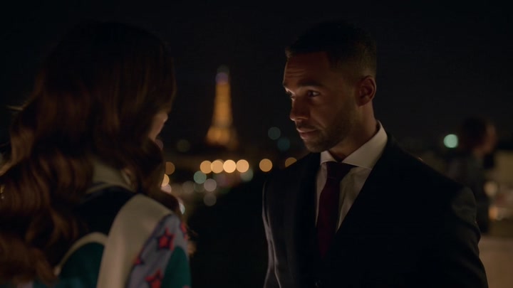 Emily_in_Paris_S02E09_WEBRip_x264-ION10_2637.jpg