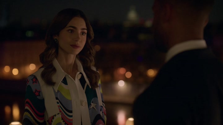 Emily_in_Paris_S02E09_WEBRip_x264-ION10_2646.jpg