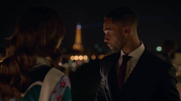 Emily_in_Paris_S02E09_WEBRip_x264-ION10_2654.jpg