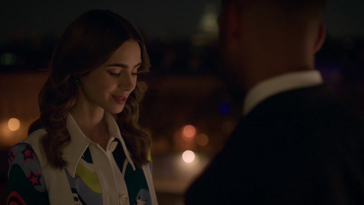 Emily_in_Paris_S02E09_WEBRip_x264-ION10_2685.jpg