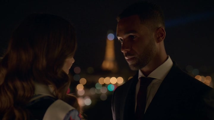 Emily_in_Paris_S02E09_WEBRip_x264-ION10_2693.jpg