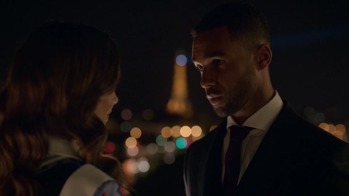 Emily_in_Paris_S02E09_WEBRip_x264-ION10_2694.jpg