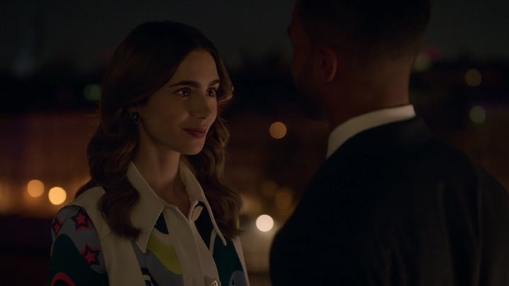 Emily_in_Paris_S02E09_WEBRip_x264-ION10_2710.jpg