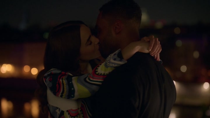 Emily_in_Paris_S02E09_WEBRip_x264-ION10_2729.jpg Emily_in_Paris_S02E09_WEBRip_x264-ION10_2729.jpg