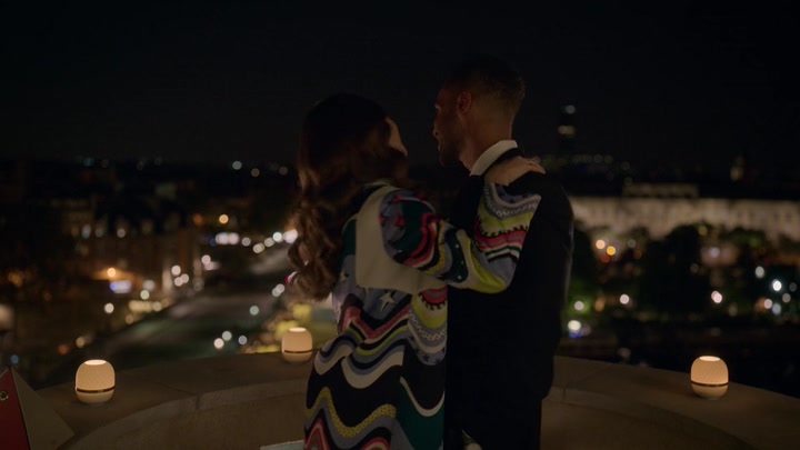 Emily_in_Paris_S02E09_WEBRip_x264-ION10_2734.jpg Emily_in_Paris_S02E09_WEBRip_x264-ION10_2734.jpg