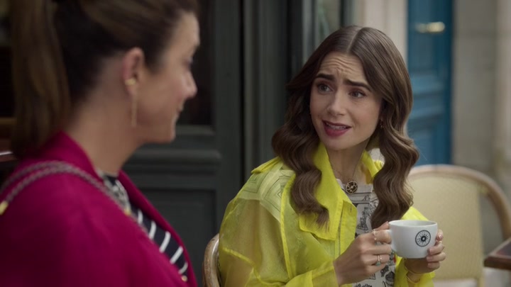 Emily_in_Paris_S02E10_WEBRip_x264-ION10_0073.jpg