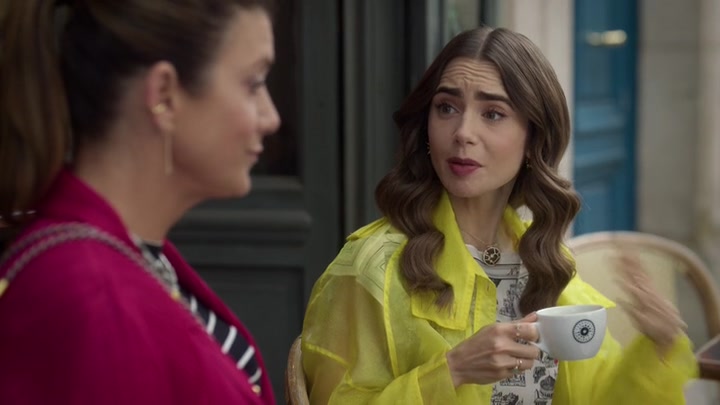 Emily_in_Paris_S02E10_WEBRip_x264-ION10_0075.jpg