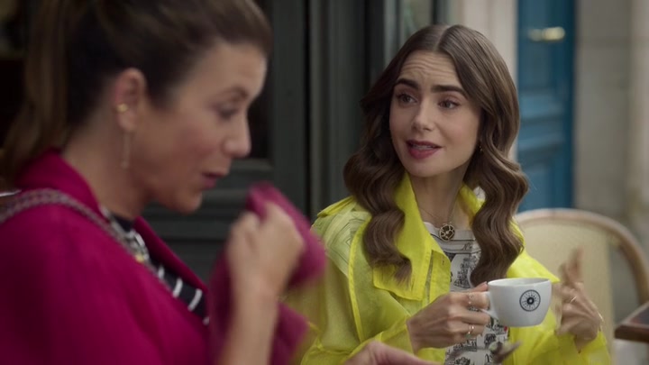 Emily_in_Paris_S02E10_WEBRip_x264-ION10_0076.jpg