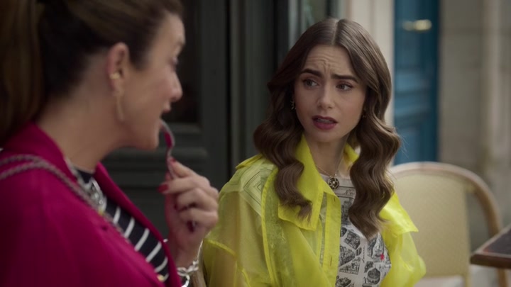 Emily_in_Paris_S02E10_WEBRip_x264-ION10_0088.jpg