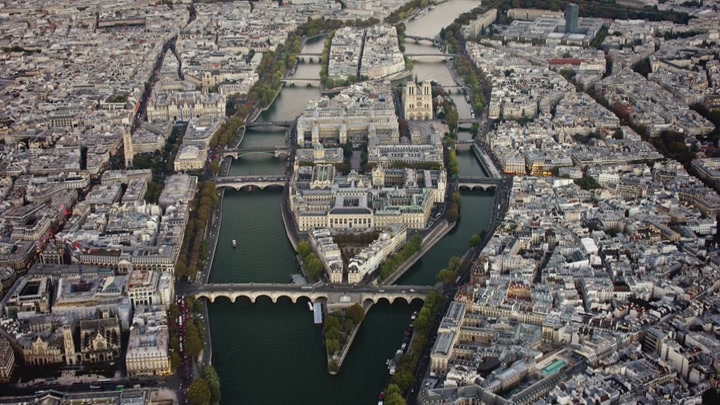 Emily_in_Paris_S02E10_WEBRip_x264-ION10_0094.jpg Emily_in_Paris_S02E10_WEBRip_x264-ION10_0094.jpg