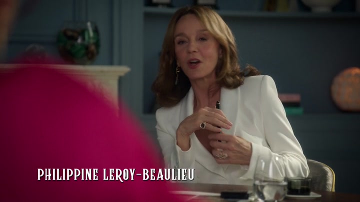 Emily_in_Paris_S02E10_WEBRip_x264-ION10_0134.jpg