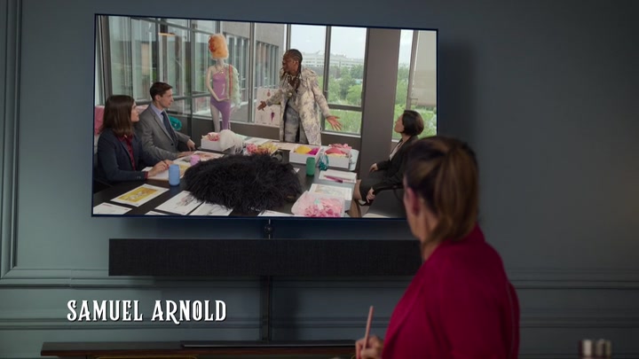 Emily_in_Paris_S02E10_WEBRip_x264-ION10_0167.jpg