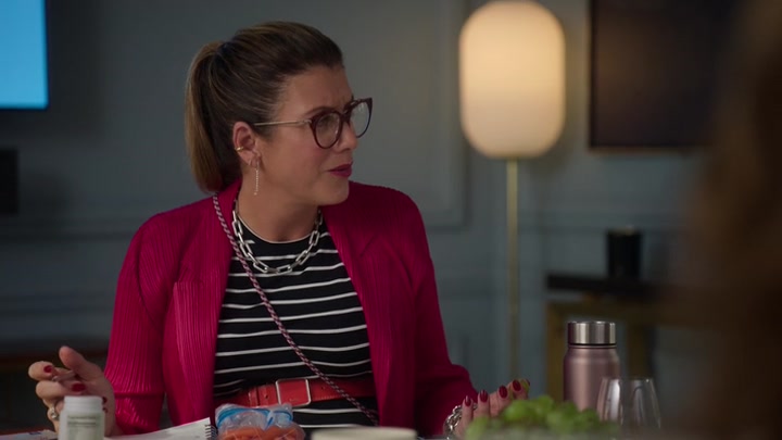 Emily_in_Paris_S02E10_WEBRip_x264-ION10_0218.jpg Emily_in_Paris_S02E10_WEBRip_x264-ION10_0218.jpg