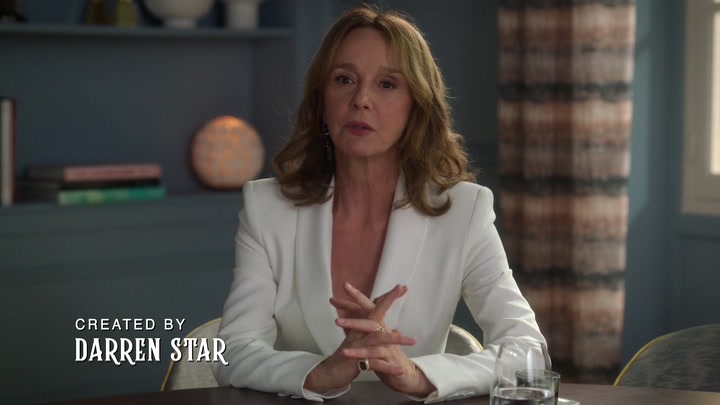 Emily_in_Paris_S02E10_WEBRip_x264-ION10_0282.jpg