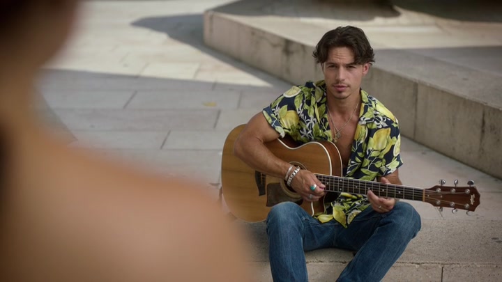 Emily_in_Paris_S02E10_WEBRip_x264-ION10_0394.jpg Emily_in_Paris_S02E10_WEBRip_x264-ION10_0394.jpg
