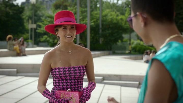 Emily_in_Paris_S02E10_WEBRip_x264-ION10_0416.jpg