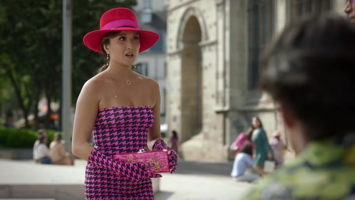 Emily_in_Paris_S02E10_WEBRip_x264-ION10_0440.jpg Emily_in_Paris_S02E10_WEBRip_x264-ION10_0440.jpg