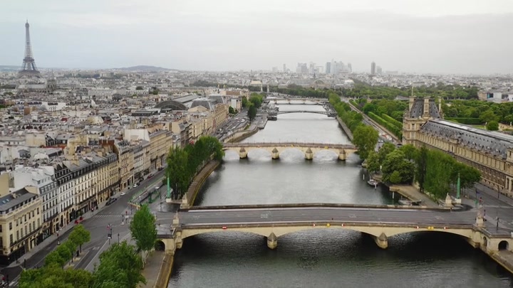 Emily_in_Paris_S02E10_WEBRip_x264-ION10_0464.jpg Emily_in_Paris_S02E10_WEBRip_x264-ION10_0464.jpg