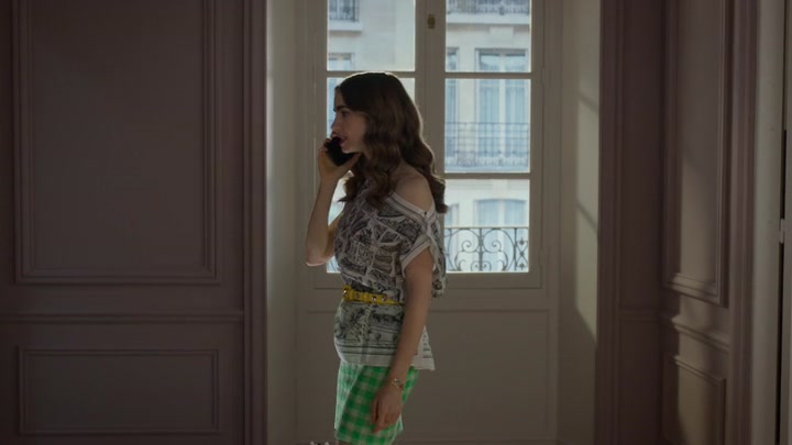 Emily_in_Paris_S02E10_WEBRip_x264-ION10_0476.jpg