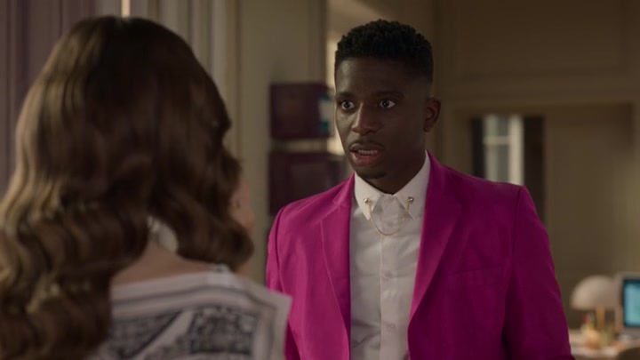 Emily_in_Paris_S02E10_WEBRip_x264-ION10_0482.jpg