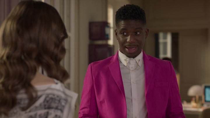 Emily_in_Paris_S02E10_WEBRip_x264-ION10_0494.jpg