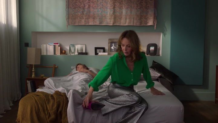 Emily_in_Paris_S02E10_WEBRip_x264-ION10_0631.jpg Emily_in_Paris_S02E10_WEBRip_x264-ION10_0631.jpg