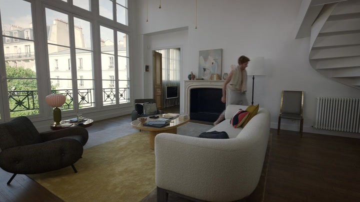 Emily_in_Paris_S02E10_WEBRip_x264-ION10_0686.jpg